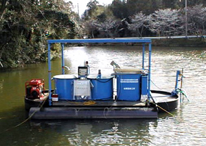 湖沼用、ソーラパネル搭載型電気分解処理装置搭載舟